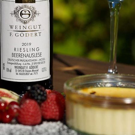Weingut Gödert Lägenhet Osann-Monzel Exteriör bild