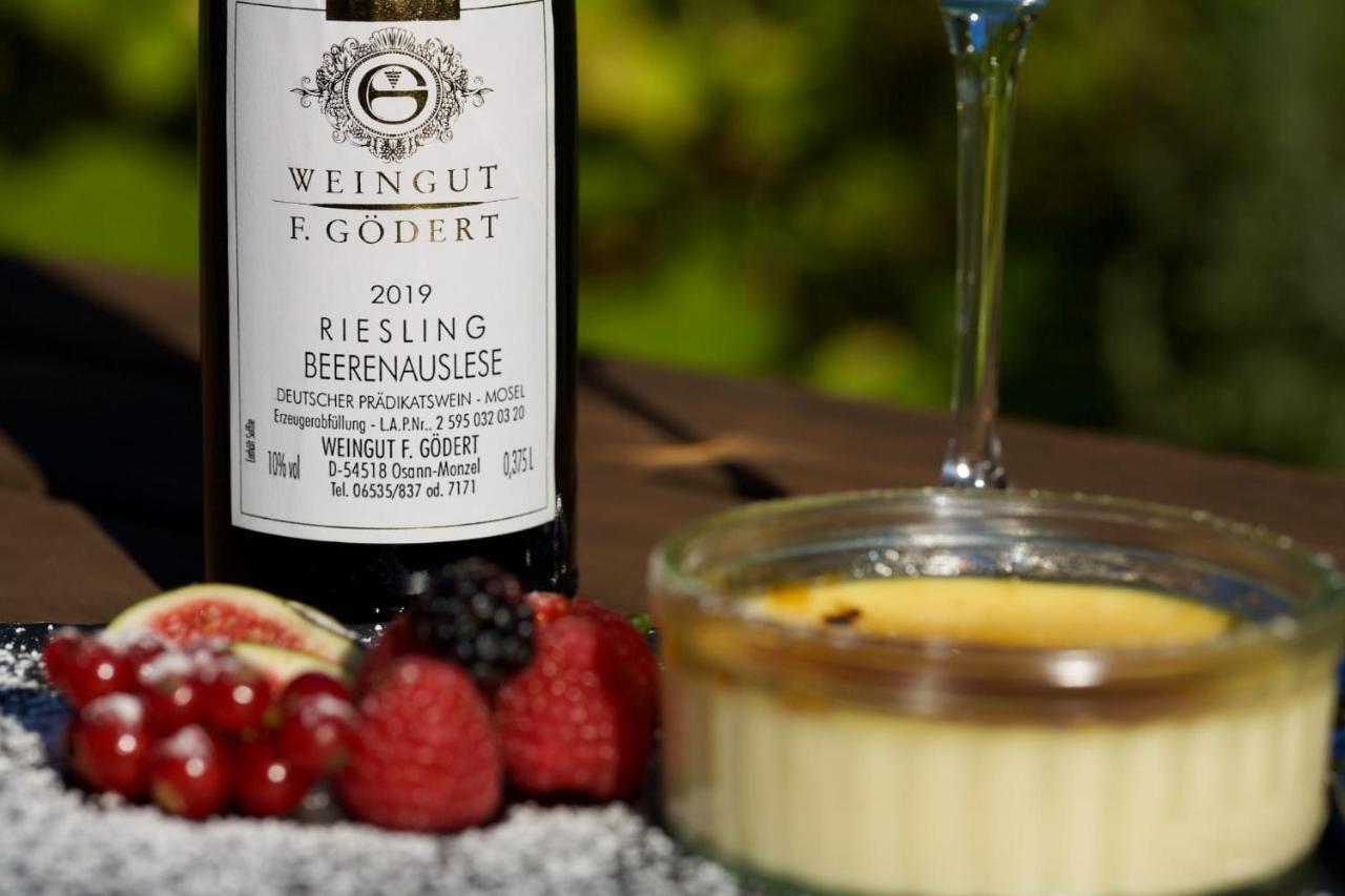 Weingut Gödert Lägenhet Osann-Monzel Exteriör bild